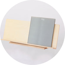 Carrega la imatge al visor de la galeria, Expositor de fusta horitzontal 60 cm