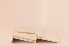 Carrega la imatge al visor de la galeria, Expositor de fusta vertical 40 cm