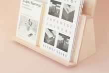 Carrega la imatge al visor de la galeria, Expositor de fusta vertical 40 cm