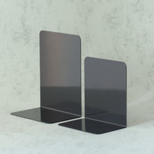 Carrega la imatge al visor de la galeria, BASIC Bookend / M