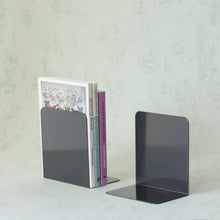 Carrega la imatge al visor de la galeria, BASIC Bookend / M